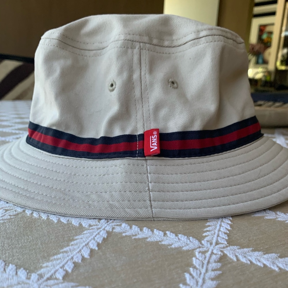 Men’s Boat Hat - Khaki with Dark Blue & Red Stripe